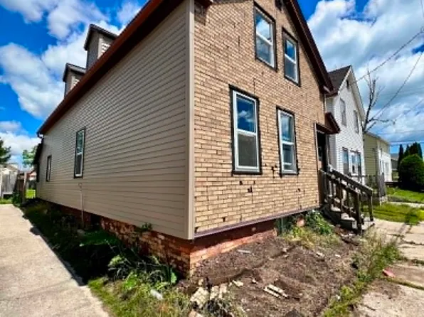 1806 11th St, Two Rivers, WI 54241