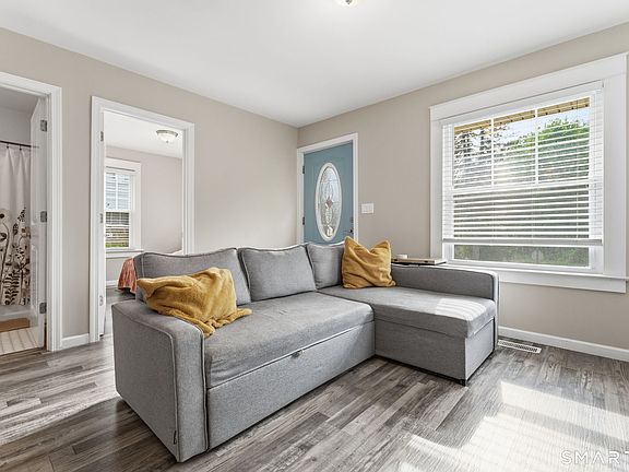 4th image of 118 Columbus Avenue
