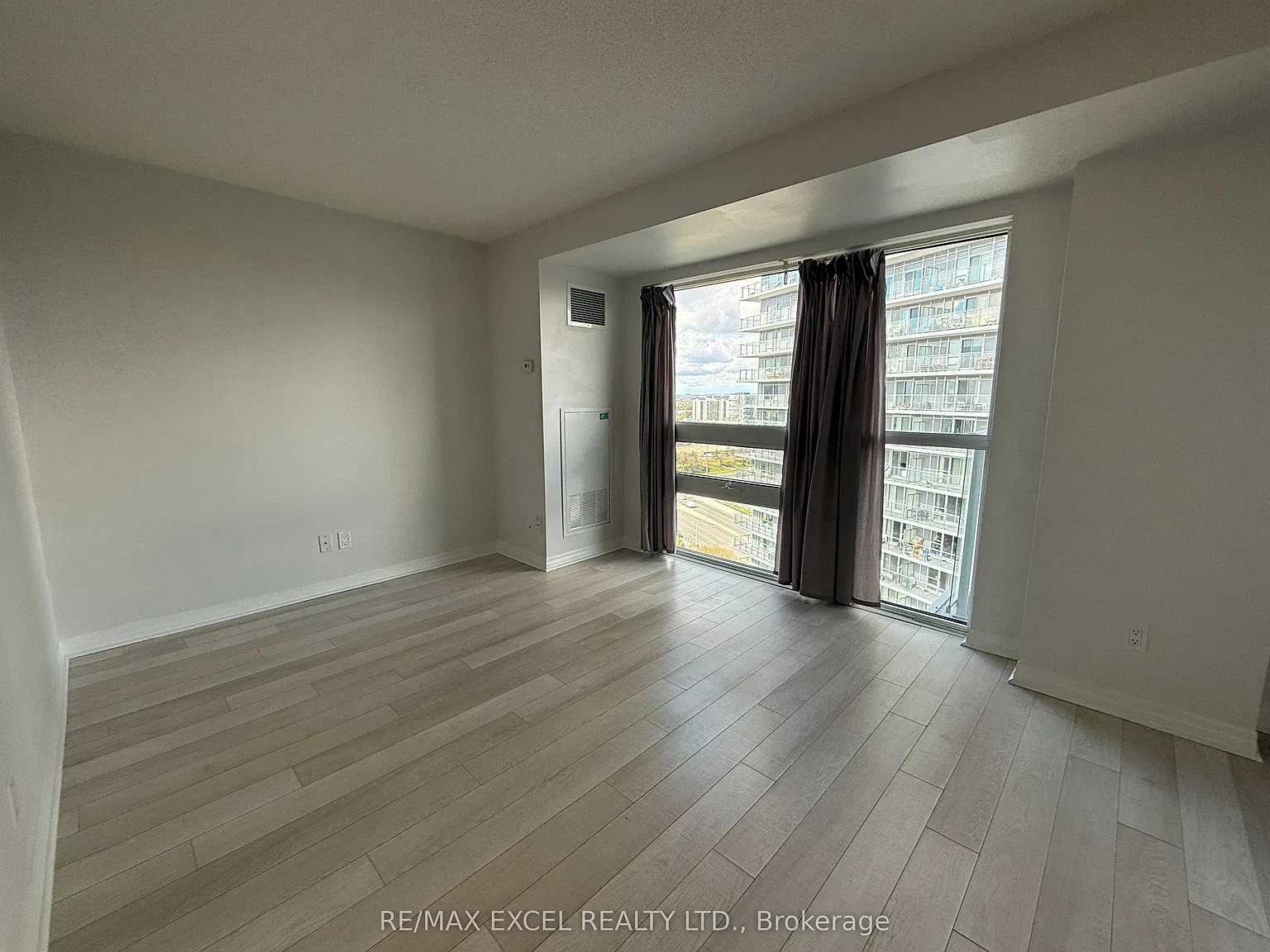 Studio, $1,750 — Photo 2