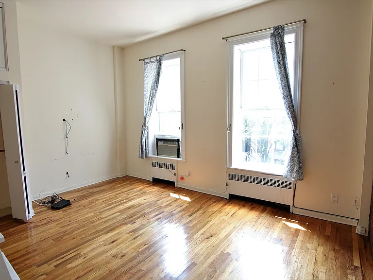 51 W 84th St #5 — Photo 3