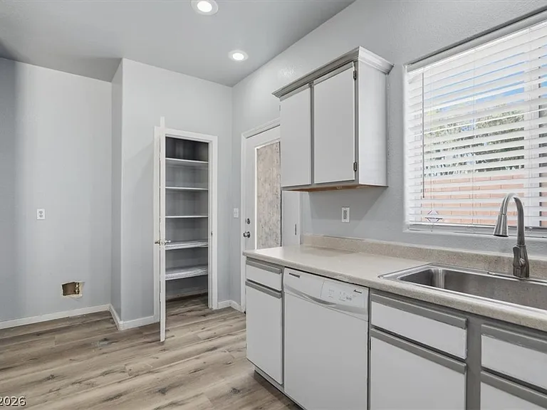 1708 Dwayne Stedman Ave — Photo 9