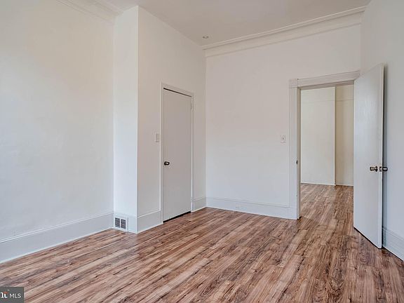 4th image of 303 S Main St #1