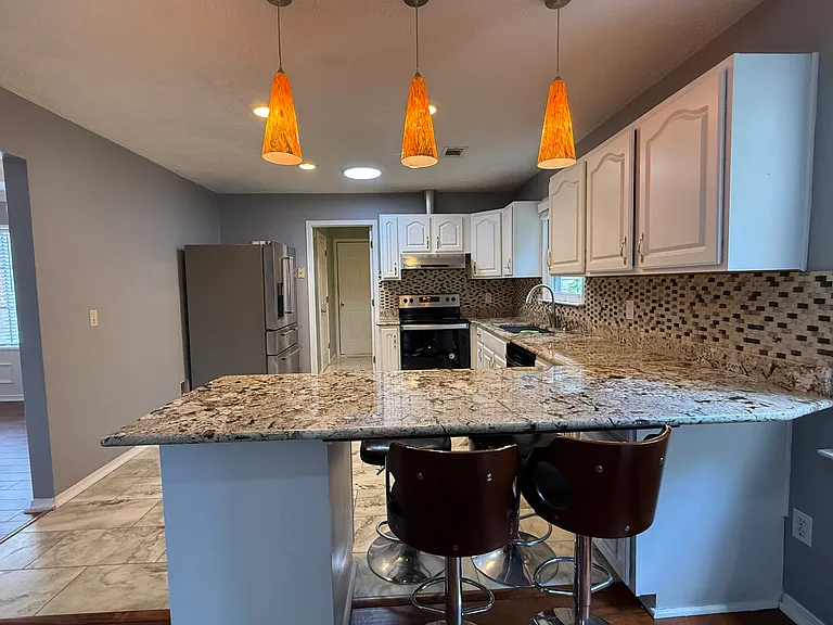 6108 Williams Rd — Photo 4