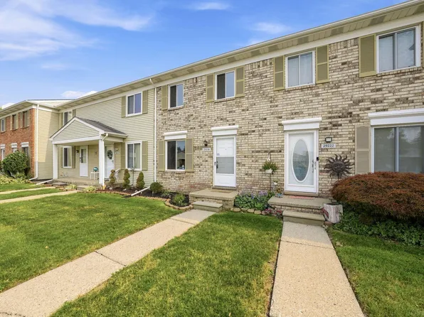 29230 Brittany Dr, Roseville, MI 48066