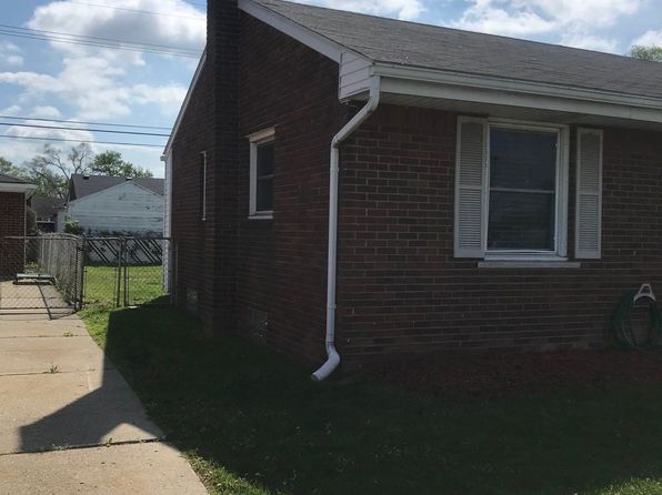 28714 Bohn St, Roseville, MI 48066