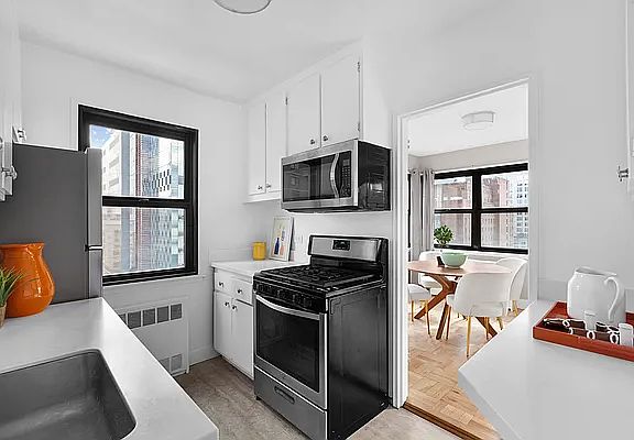 5th image of 345 E 69th St APT 12F