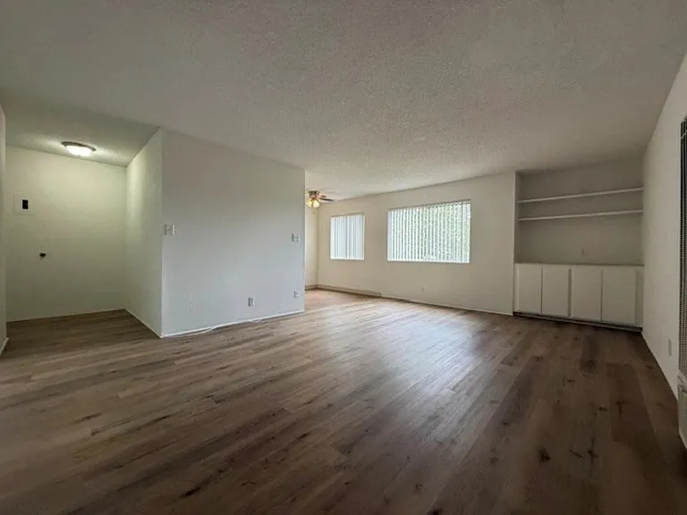 Marquis Apartments — Photo 18