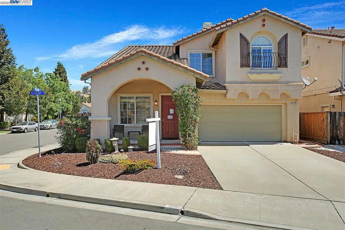 34525 Mahogany Ln photo 1