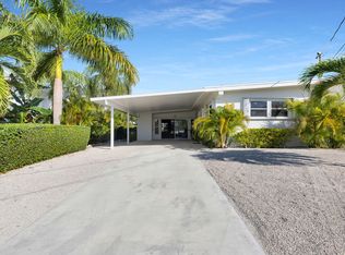 750 9th St, Key Colony Beach, FL 33051