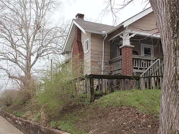 3rd image of 6054 Gladstone Blvd