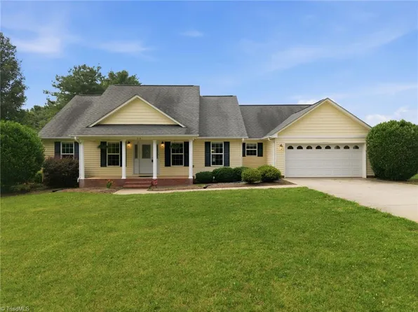 210 Jane Sowers Rd, Statesville, NC 28625
