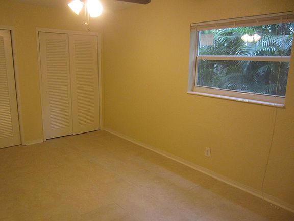 4th image of 3213 SE 12th St #11