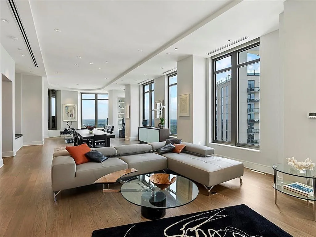 3 bed, 3.5 bath, 3541 sqft, $15,000 — Photo 3