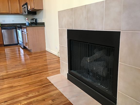 2nd image of 1844 S Michigan Ave Unit 203