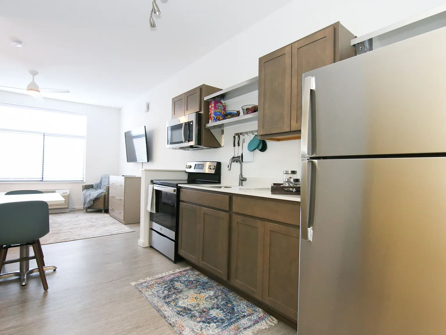 Studios180 Short/Long Term Leases — Photo 3