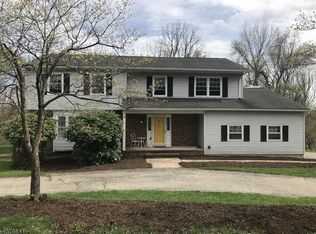 4 Lamington Dr, Succasunna, NJ 07876