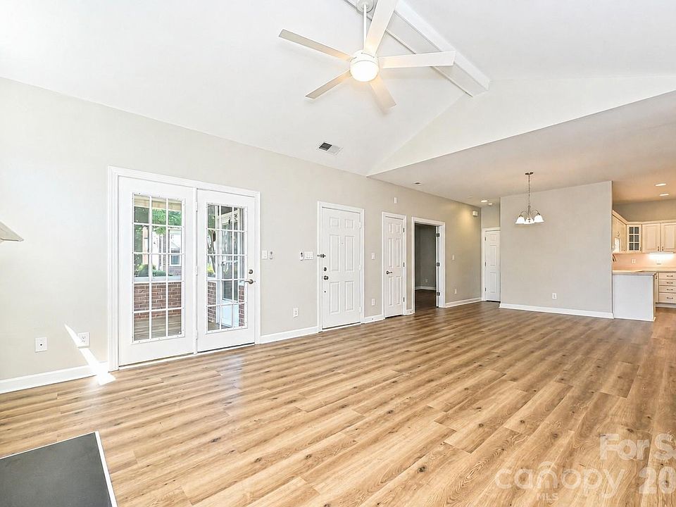 1st image of 8348 Highland Glen Dr