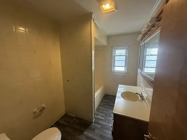 790 W Main St — Photo 8