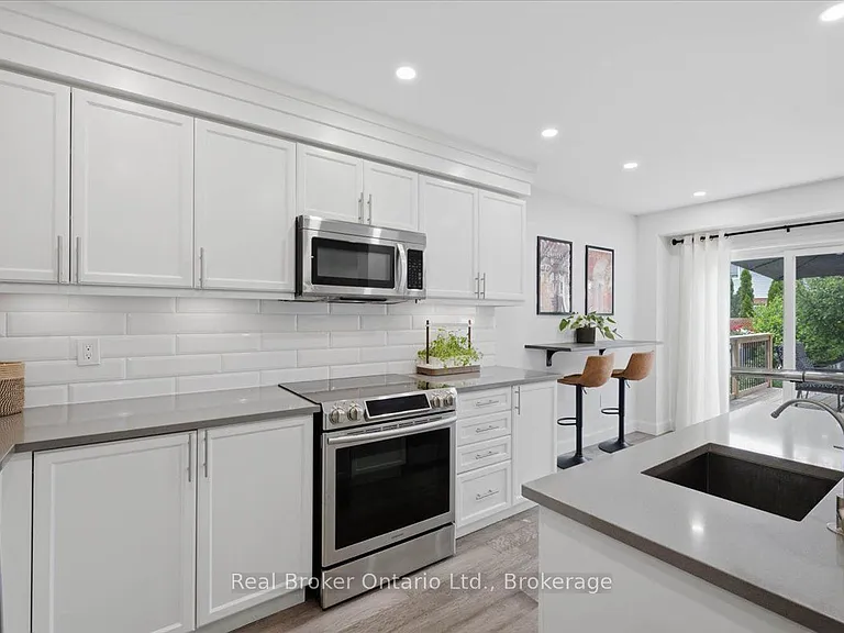 54 Laughland Ln — Photo 6