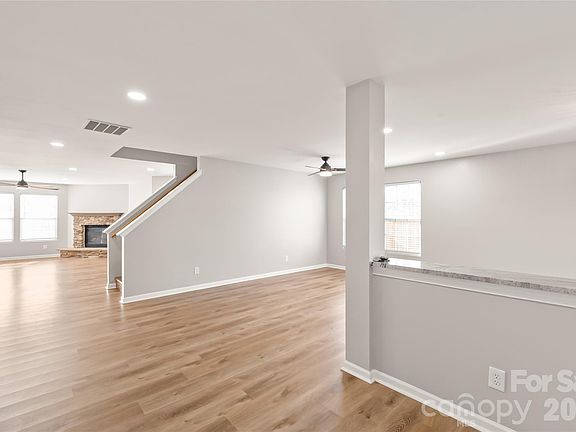 4th image of 1114 Fenwick Ct
