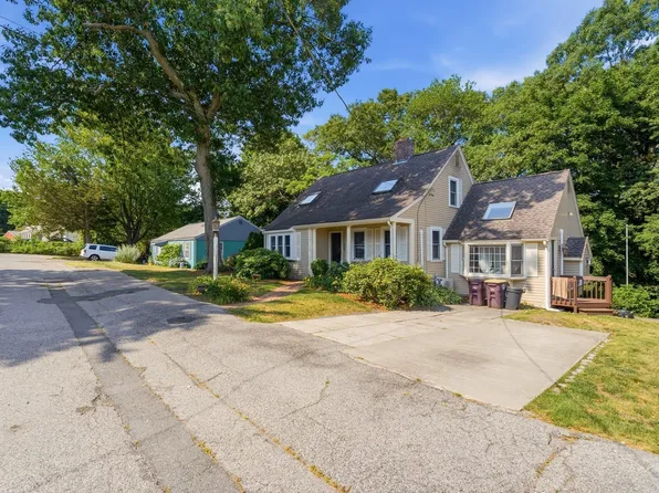 125 Jaffrey St, Weymouth, MA 02188