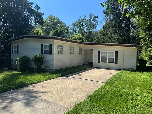 1615 Sharkey St Photo 1