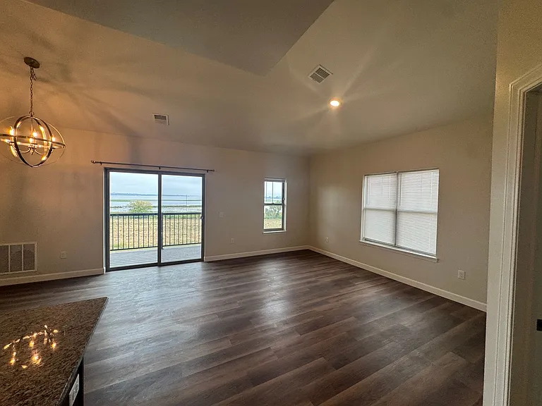 Red Earth Apartments- On Lake Butte Des Morts — Photo 19