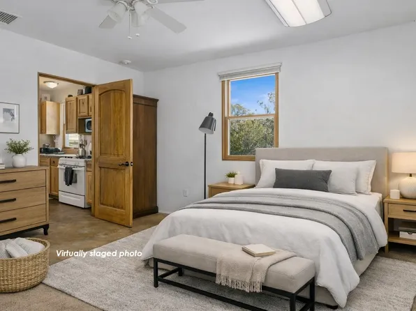 4 Red Hills Ln, Santa Fe, NM 87505
