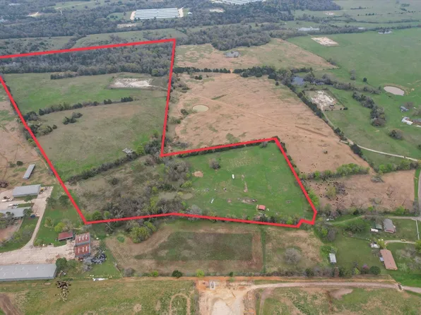 226 County Road 141, Streetman, TX 75859