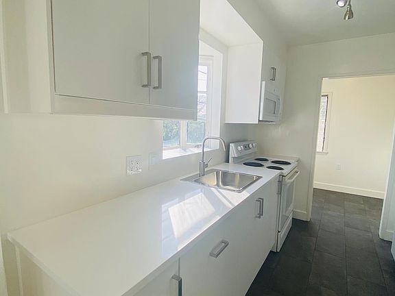 5th image of 2667 Waverly Dr #2667