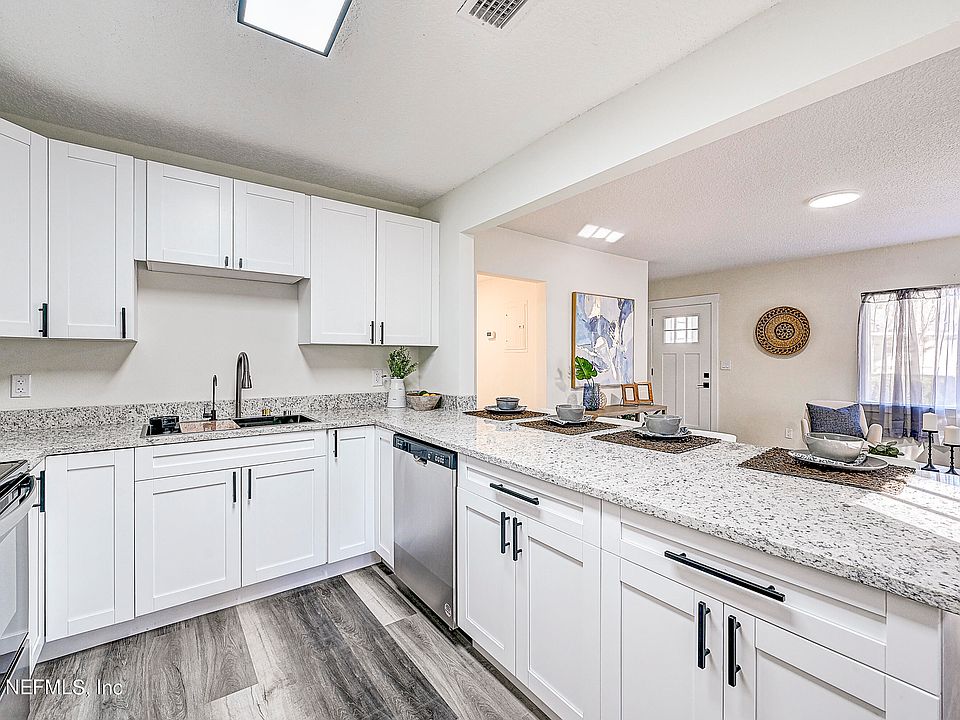 1st image of 2590 LOWELL Avenue