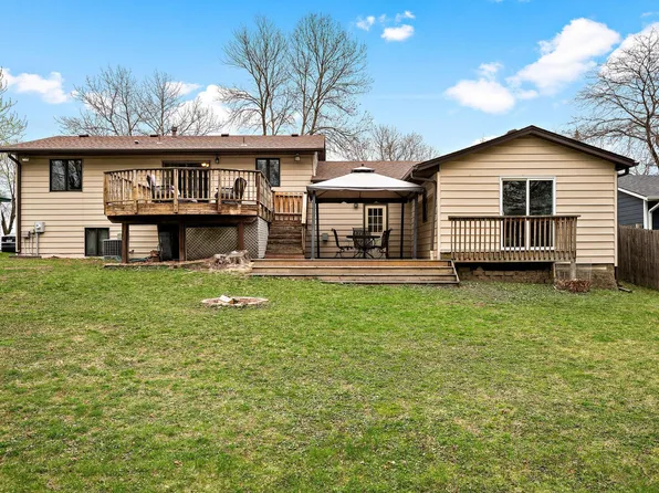 109 Summit Dr NE, Saint Michael, MN 55376