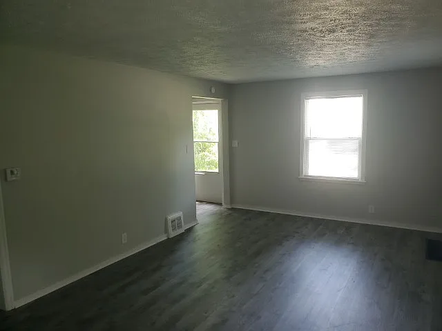 1329 N Meade St - 1 — Photo 3