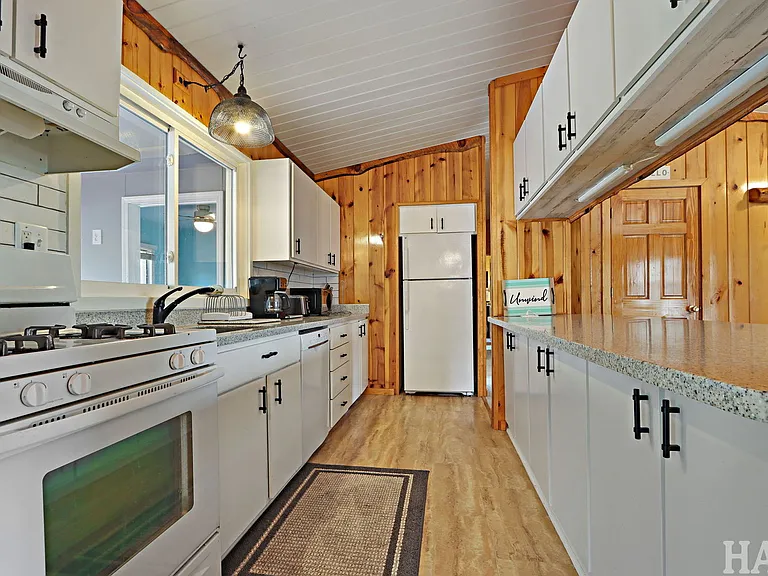 707 Kingston Blvd — Photo 10