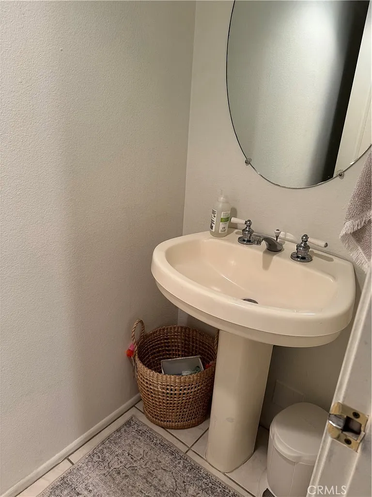 2 bed, 2.5 bath, 1347 sqft, $3,950 — Photo 3