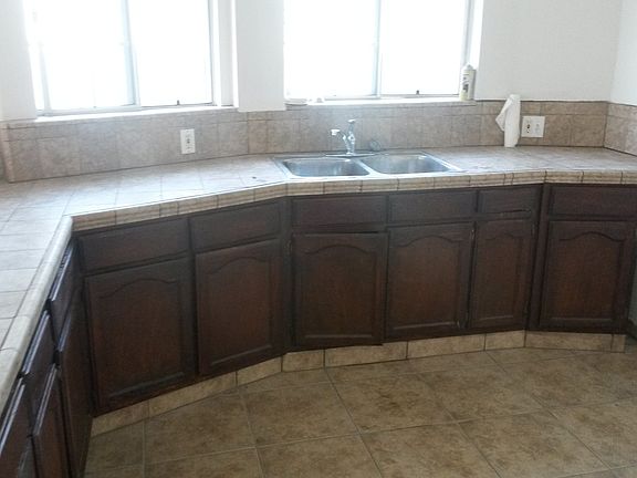 4th image of 1002 E 42nd Pl #A