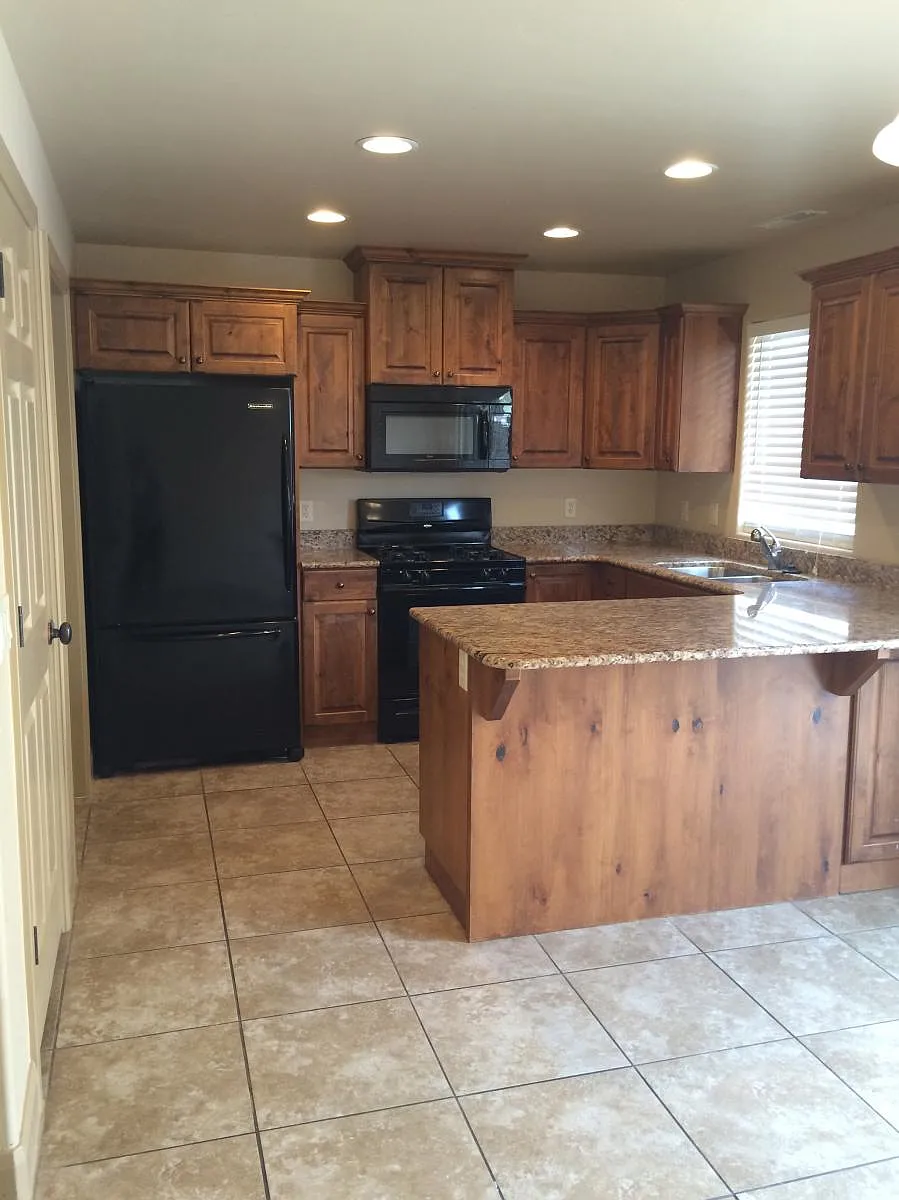 Building Photo - 920 S 25 E #11E