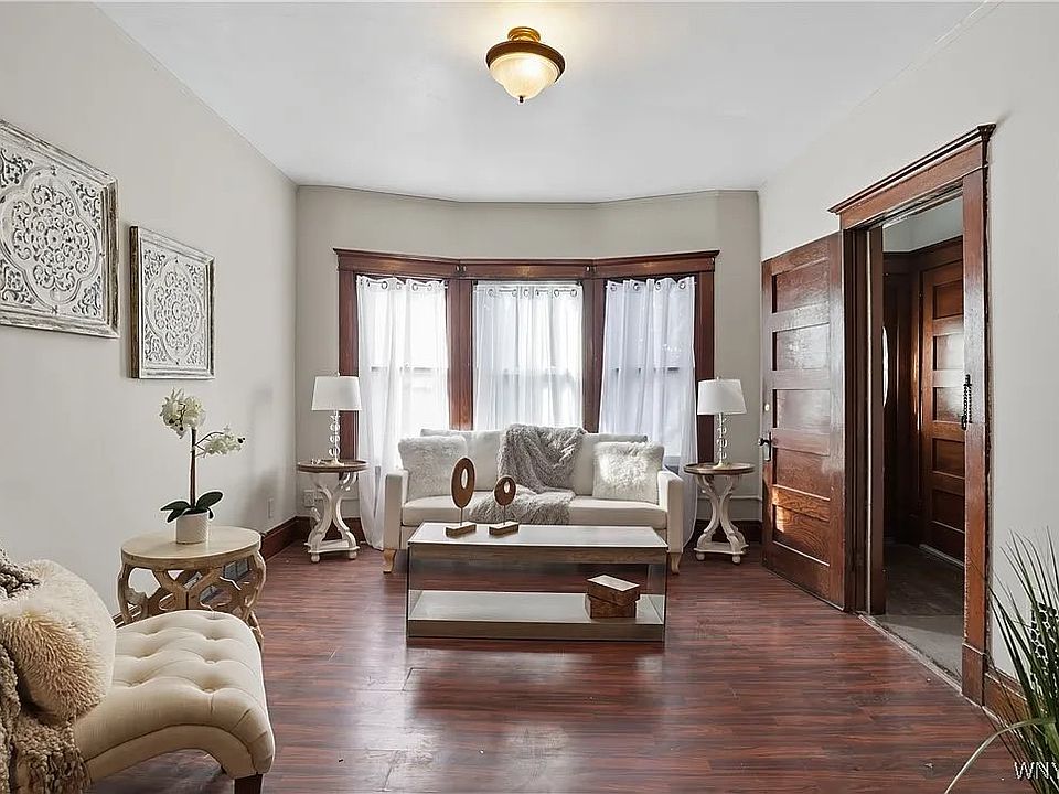 1st image of 10 Russell St #1