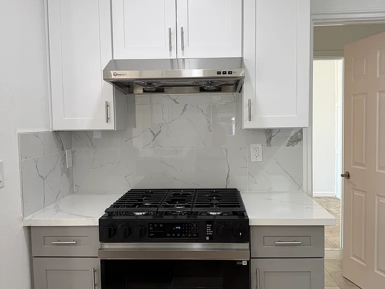 1515 E Rowland Ave — Photo 8