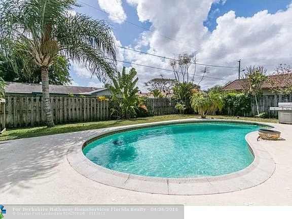 3rd image of 3360 SW 1st Ct