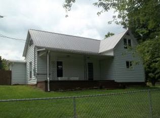 438 Rockhouse Rd, Johnson City, TN 37601