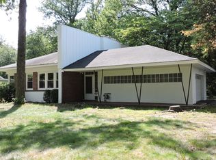 3 Crest Rd, New Brunswick, NJ 08901