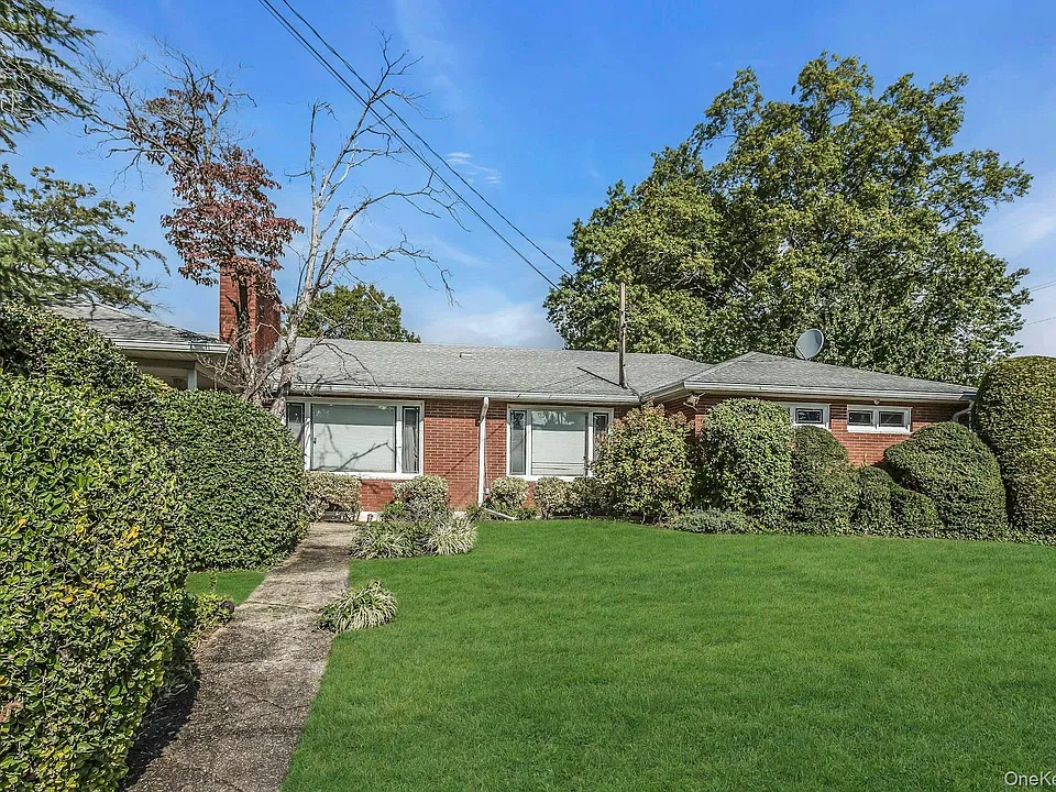260 Oakridge Ln