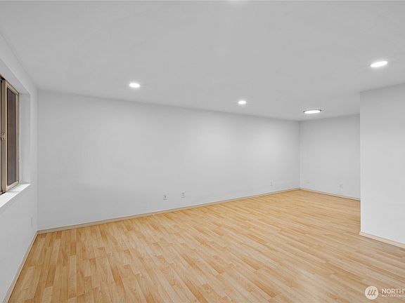 3rd image of 3834 175th Avenue NE #22