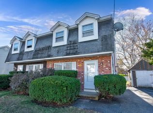 10 Debbie Ln #10, Lawrence, MA 01843