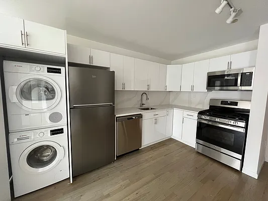 Rented by Lalezarian Properties | media 9