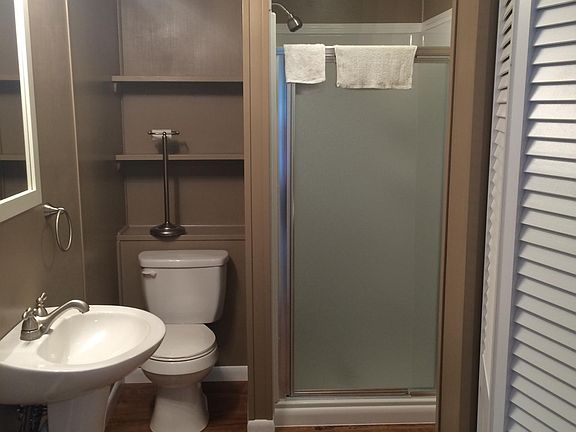 4th image of 595 Brockway Ave #597