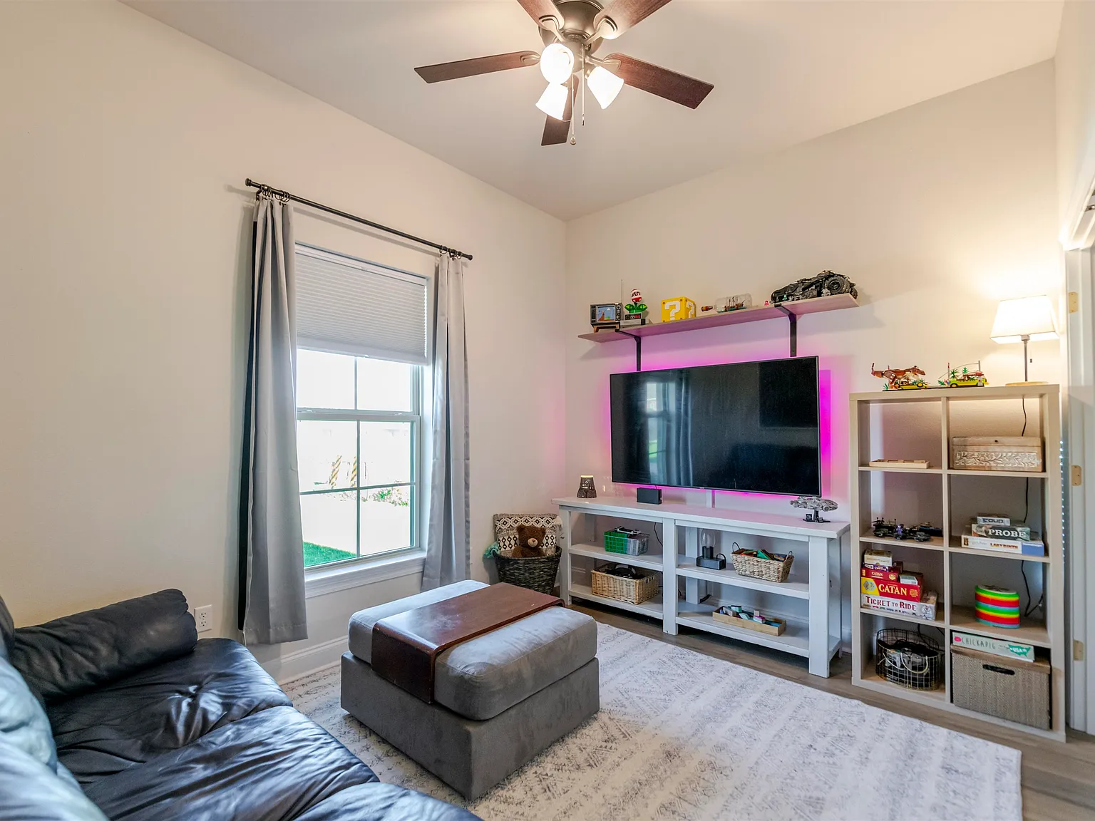 4 bed, 2092 sqft, $2,300 — Photo 2