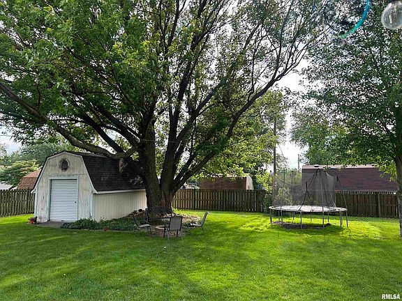 5th image of 313 Wilshire Dr