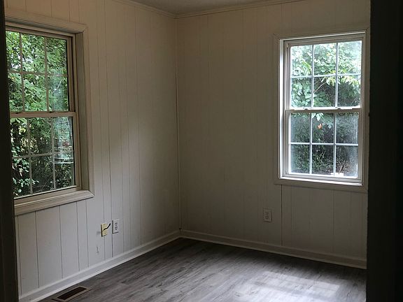 3rd image of 210 Dent Ln #210